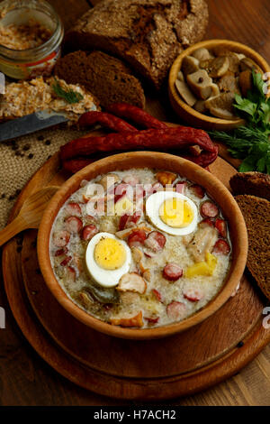 Soupe Zurek Pâques polonaise traditionnelle Banque D'Images