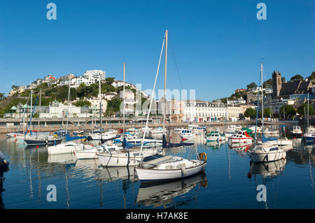 Torquay, Devon port intérieur par un beau jour de la fin de l'été, Banque D'Images