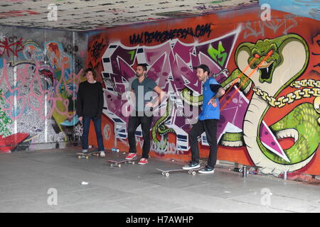 Le parc de skate dans th.e undercroft sur London's South Bank arts center Banque D'Images