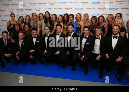 Le Roundhouse à Londres accueille un gala spécial en l'honneur de SeriousFun Children's Network, l'organisme de bienfaisance a commencé par l'acteur et philanthrope Paul Newman. L'événement était organisé par la fin de l'acteur plus jeune fille, Clea Newman. Aujourd'hui, il y a 30 camps et programmes répondant aux besoins des enfants et familles dans le monde. SeriousFun camps sont toujours gratuites et ils aident les enfants touchés par de graves problèmes de santé qui vont au-delà des limites de leur maladie. Banque D'Images