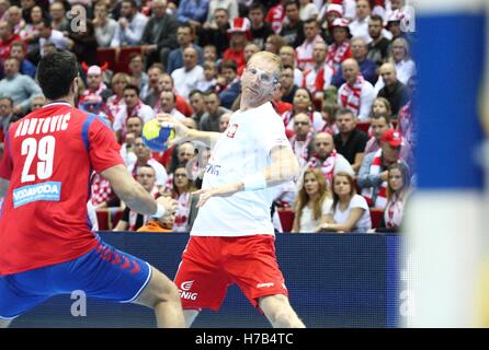 Gdansk, Pologne 3 novembre 2016 2018 Qualification Championnat d'Europe des hommes. Pologne / Serbie match à ERGO arena sports hall à Gdansk. Karol Bielecki (8) en action pendant le jeu est vu. Credit : Michal Fludra/Alamy Live News Banque D'Images