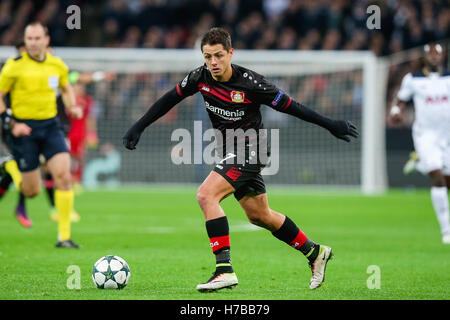 Londres, Royaume-Uni. 2e Nov, 2016. Javier Hernandez (Leverkusen) Football/soccer : Javier Hernandez de Leverkusen au cours de la phase de groupes de la Ligue des Champions match entre Tottenham Hotspur et Bayer 04 Leverkusen au stade de Wembley à Londres, Angleterre . © AFLO/Alamy Live News Banque D'Images