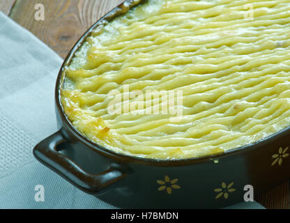 Brandade de Morue morue et émulsion d'huile d'olive consommée en hiver avec du pain ou des pommes de terre. Banque D'Images