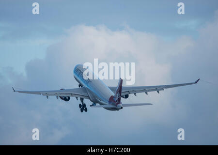 Virgin Atlantic A330 au décollage Banque D'Images