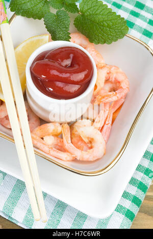 Les crevettes avec sauce tomate ketchup- une cuisine chinoise moderne Banque D'Images