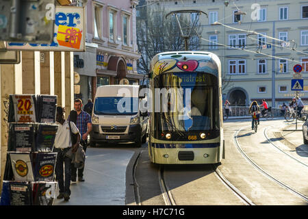 Tram en ville de Graz, Autriche Banque D'Images