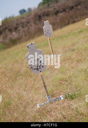 Deux objectifs utilisés pour la pratique des armes à feu qui sont vers le bas, Banque D'Images