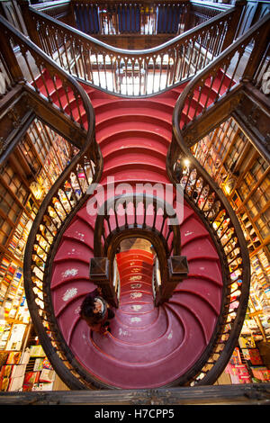 La Livraria Lello, aka La Livraria Lello & Irmão librairie Livraria aka Chardron rendu célèbre par Rowling. Porto, Portugal Banque D'Images