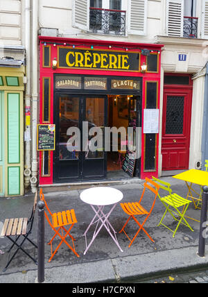 Petite Crêperie française à Paris Banque D'Images