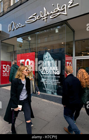 Miss Selfridge store à Edimbourg avec fermeture signe. Banque D'Images