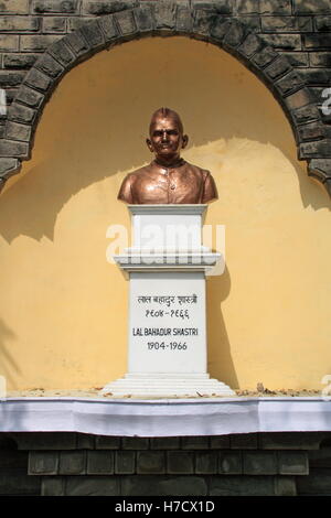 Lal Bahadur Shastri statue, Mall Road, Shimla, Himachal Pradesh, Inde, sous-continent indien, en Asie du Sud Banque D'Images