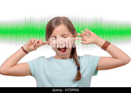 Une jeune fille porte sur ses oreilles, onde sonore sur l'arrière-plan Banque D'Images