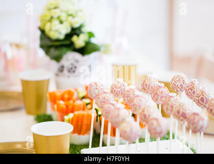 Close up of cake pops sucettes Banque D'Images