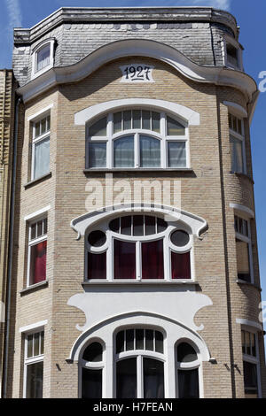 Ancien hôtel de style Art Nouveau, De Panne, côte belge, Flandre occidentale, Flandre orientale, Belgique Banque D'Images