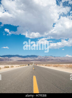 L'autoroute 190, la Death Valley National Park, California, USA Banque D'Images