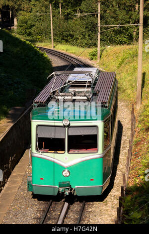 L'Allemagne, à crémaillère, Siebengebirge Drachenfels à la montagne, ce train à crémaillère est la plus ancienne en Allemagne, depuis 1883. Banque D'Images