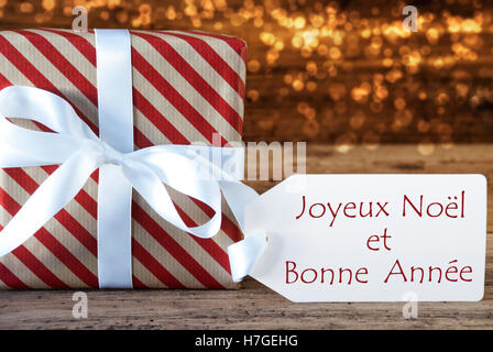 Cadeau de Noël, avec étiquette, Bonne Annee signifie Nouvelle Année Banque D'Images