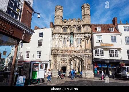 Christ Church Gate dans Canterbury Kent England Royaume-Uni UK Banque D'Images