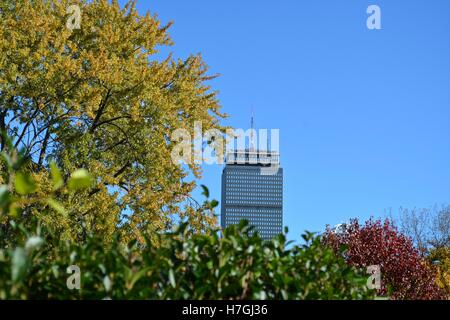 Le Fenway Park d'Olmsted, Muddy River, et des jardins de la victoire de Boston's Emerald Necklace and Back Bay. Banque D'Images