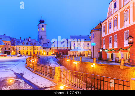 Petit carré (Piata mica) dans la région de Sibiu. La Transylvanie, Roumanie Banque D'Images