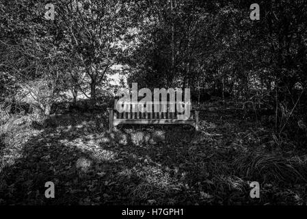 Lever du soleil d'automne à Fewston réservoir, près de Harrogate North Yorkshire Banque D'Images