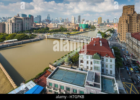 Cityscape, Suzhou Creek, vieux fer à repasser Waibaidu Bridge (Pont de jardin) et le consulat Russe Banque D'Images