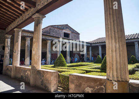 La cour à arcades de la maison romaine de Pompéi,, site archéologique, région de Campanie, Italie Banque D'Images