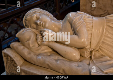 La figure en marbre de Carrare par Thomas Rives de Penelope Boothby à st oswald's Church, Ashbourne, Derbyshire, Angleterre, RU Banque D'Images