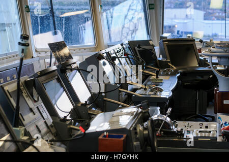 Belfast, Irlande du Nord. 4ème Nov, 2016. Pont de la Royal Navy HMS Duncan Crédit : Stephen Barnes/Alamy Live News Banque D'Images