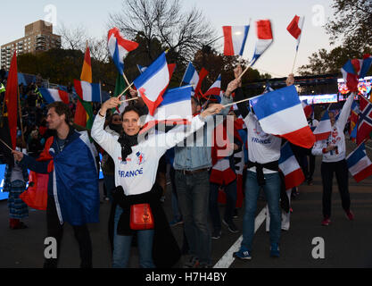 New York, New York, USA. 4ème Nov, 2016. Marathon de New York TCS Cérémonie d'dans Central Park. Coureurs de France bénéficiant de la procession. Crédit : Rachel Cauvin/Alamy Live News Banque D'Images