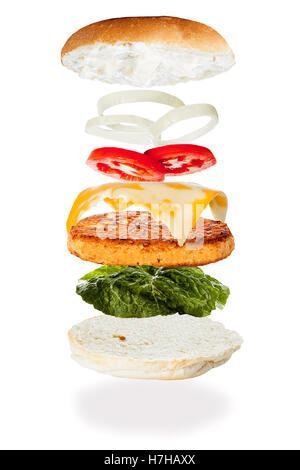 Tous les ingrédients d'un burger de saumon se mettent en place Banque D'Images