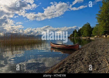 Peu à l'Canoe Lake Ohrid, Mazedonia Banque D'Images