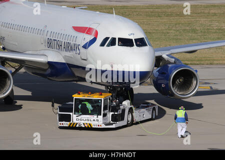 BRITISH AIRWAYS PUSHBACK REPOUSSER Banque D'Images