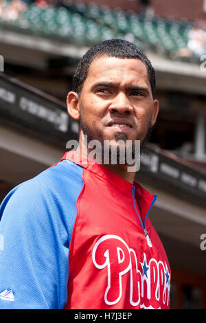 6 août, 2011 ; San Francisco, CA, USA ; Philadelphia Phillies lanceur droitier Juan Perez (53) se trouve dans l'abri avant le match contre les Giants de San Francisco à AT&T Park. Défait Philadelphie San Francisco 2-1. Banque D'Images