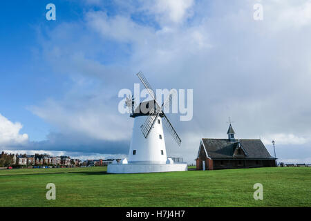 Lytham Windmill Banque D'Images