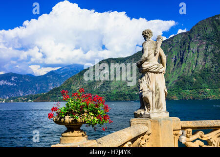 Beau paysage de Lago di Como. vue de la Villa di Balbinello. Italie Banque D'Images