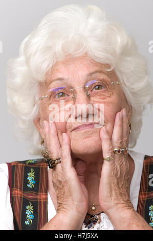 Une femme âgée, 76, portrait Banque D'Images