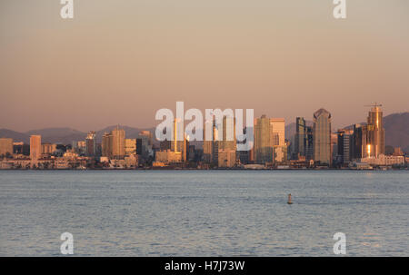 La ville de San Diego, Californie,Nord, vue de la ville de Coranado,Californie à l'heure d'or,Baie de San Diego, Banque D'Images