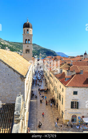 Vue de la Placa (ou Stradun Stradone ou Corso) rue principale de la vieille ville de Dubrovnik, Croatie Banque D'Images