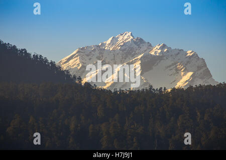 Vue sur montagne neige dans le Sikkim, Inde. Banque D'Images