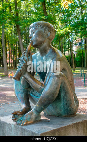 Reed-pipe player, sculpture en bronze par le sculpteur français Jean Henninger, Strasbourg, Alsace, France, Europe Banque D'Images