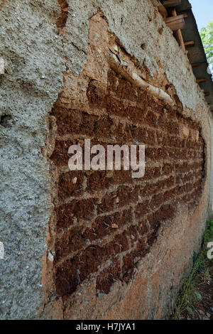 Mur de l'ancienne maison d'adobe libre Banque D'Images