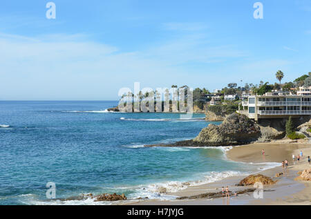 Laguna Beach, en Californie, la côte nord depuis la Heisler Park. Banque D'Images