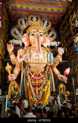 Ganesha idol 58 pieds plus haut Ganesh Hauteur Idol 2016 à Hyderabad en Inde Telangana Khairatabad Banque D'Images