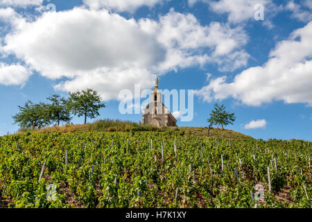 La chapelle Saint Michel au village Fleurie Beaujolais, vignoble, département du Rhône, région Auvergne-Rhône-Alpes, France, Europe Banque D'Images