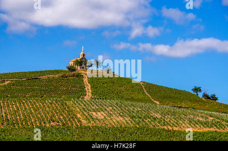 La chapelle Saint Michel au village Fleurie Beaujolais, vignoble, département du Rhône, région Auvergne-Rhône-Alpes, France, Europe Banque D'Images