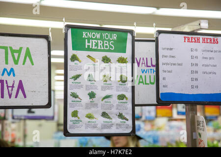 Fines herbes et herbes de votre signe dans un marché agricole Harris épicerie à Sydney, Australie Banque D'Images