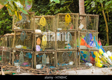 Les pièges de pêche sur la plage en Thaïlande Banque D'Images