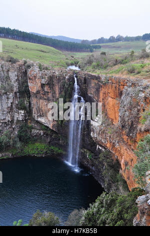 L'Afrique du Sud, Mpumalanga : Vue aérienne de la Mac Mac Falls, une cascade de 65 mètres de haut dans la rivière Mac Mac, un Monument National Banque D'Images