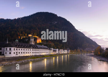 Rattenberg : Vieille Ville, Rivière Inn waterfront, monastère augustin, Rattenberg, Château Alpbachtal & Tiroler Seenland Région, Tirol, Banque D'Images